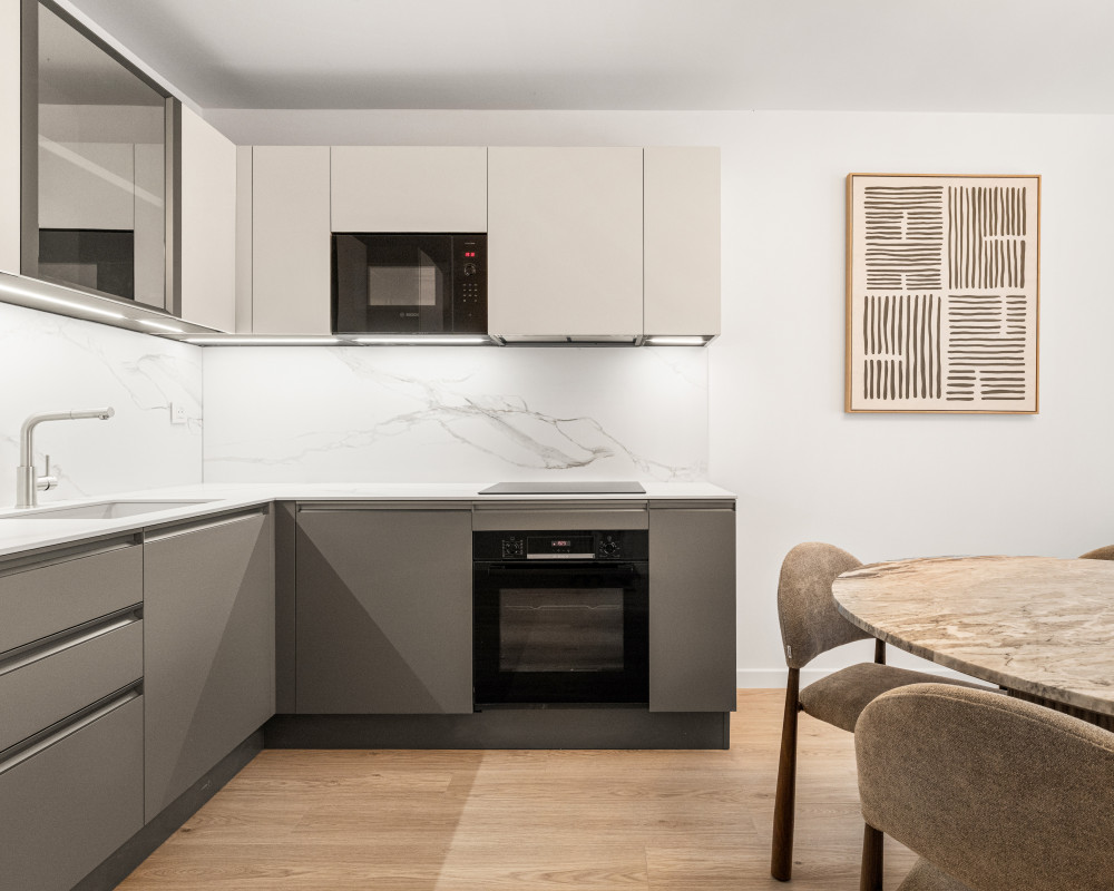 Nice – Le Port – Beautiful 60 sqm 2-bedroom apartment on an upper floor, fully renovated, with terraces