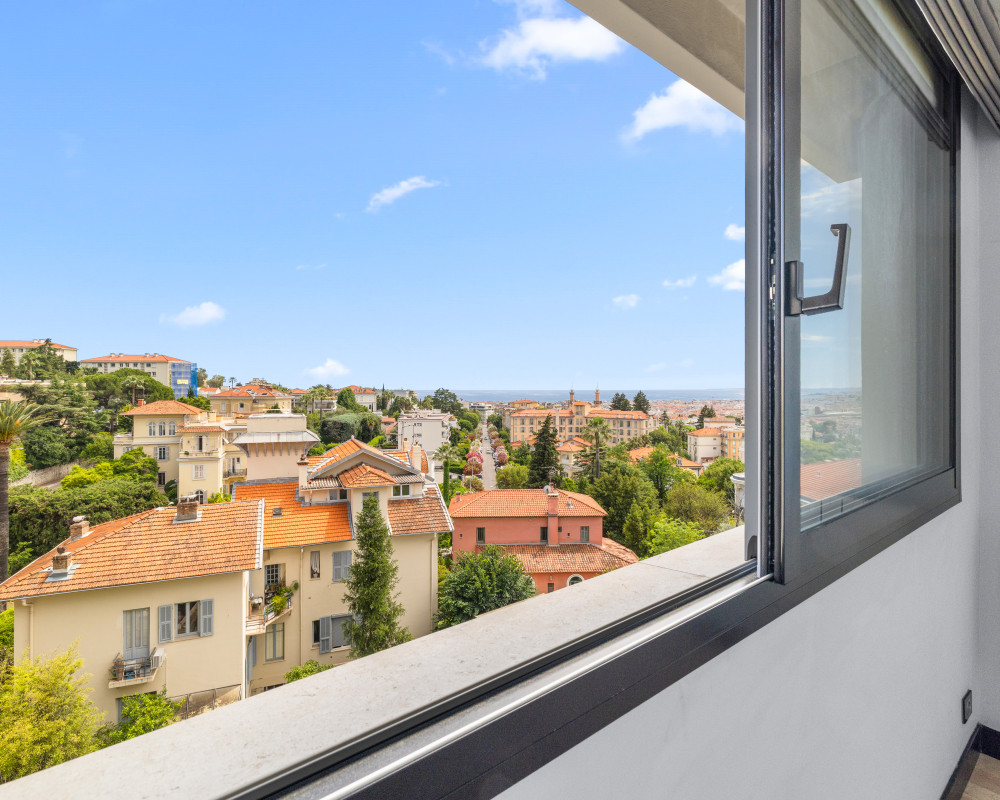 Apartment  - 2 rooms  - 72.45 m² -  €2,100/month CC - To rent 