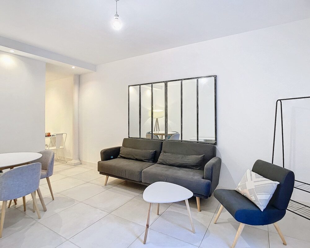 Elegante bilocale con giardino privato nel cuore storico di Cimiez