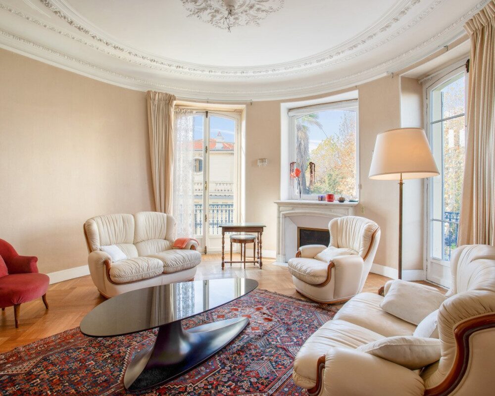 NIZZA - Dubouchage - Magnifico appartamento di 180 mÂ² di 7 locali in una residenza di carattere nel cuore della cittÃ 