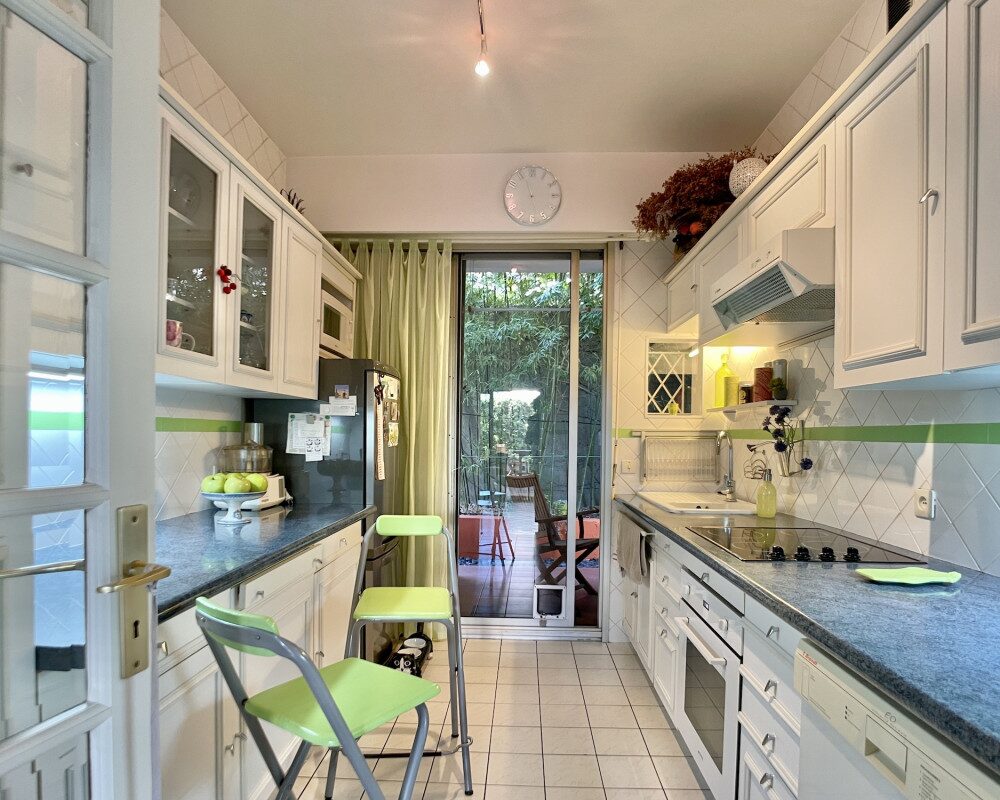 Nizza Cimiez - Ampio bilocale di 62mÂ² al piano giardino con 99mÂ² di spazio esterno 