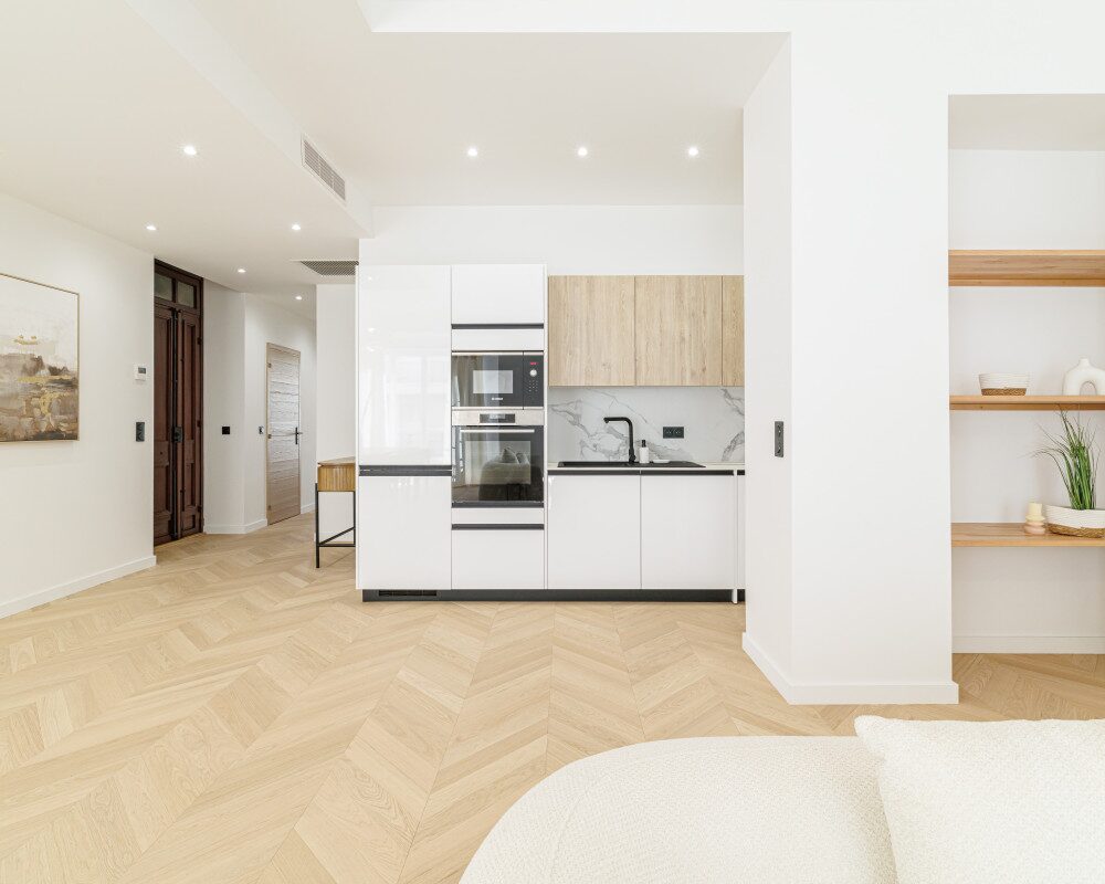 Nizza â CarrÃ© dâOr â Ampio appartamento di 4 locali di 120 mÂ², completamente ristrutturato, con doppia esposizione