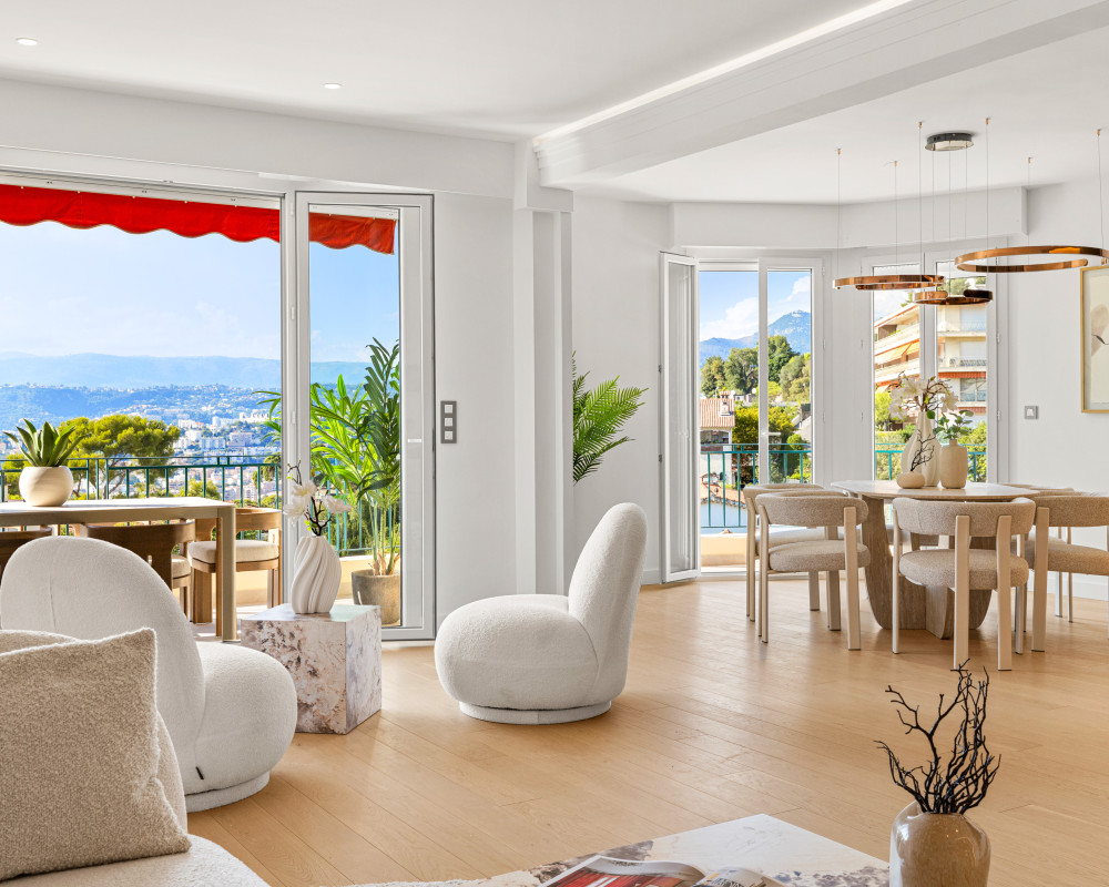 Nizza â Mont Alban â Ampio appartamento di 3 locali di 89,05 mÂ², completamente ristrutturato, con terrazza, garage e vista mare