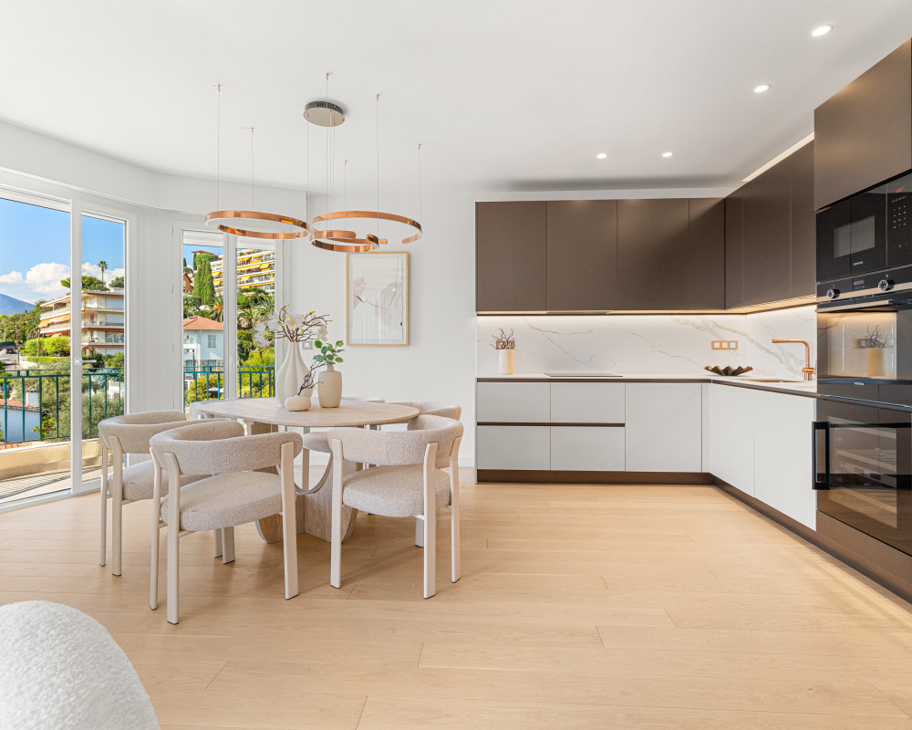Nizza â Mont Alban â Ampio appartamento di 3 locali di 89,05 mÂ², completamente ristrutturato, con terrazza, garage e vista mare