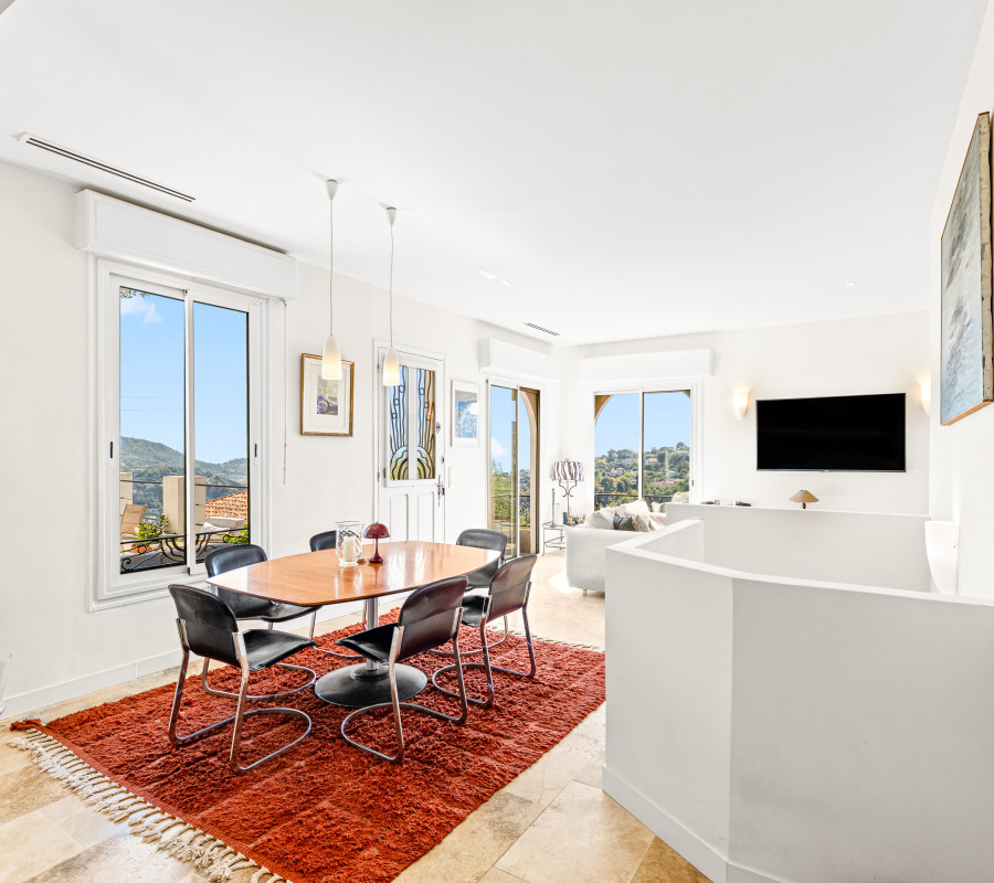 Nizza – Falicon – Incantevole casa di 4 locali di 95 m² ristrutturata, con terrazza, giardino e vista sulle colline e sul mare