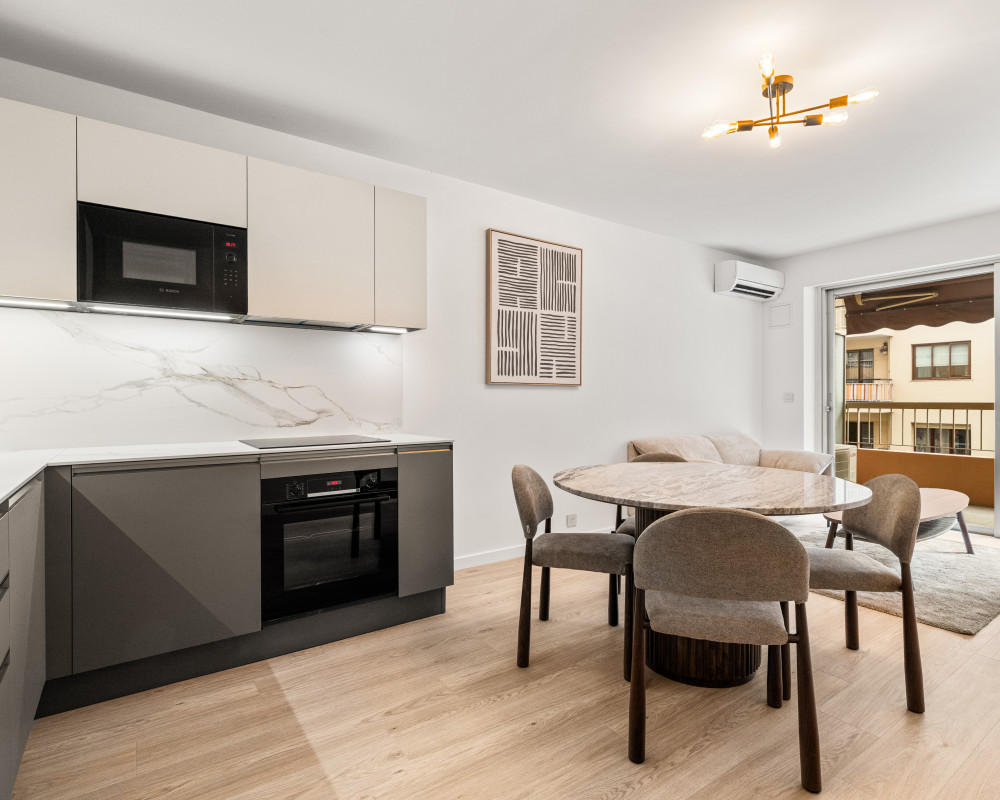 Nizza â Le Port â Splendido trilocale di 60 mÂ² ai piani alti, completamente ristrutturato, con terrazze