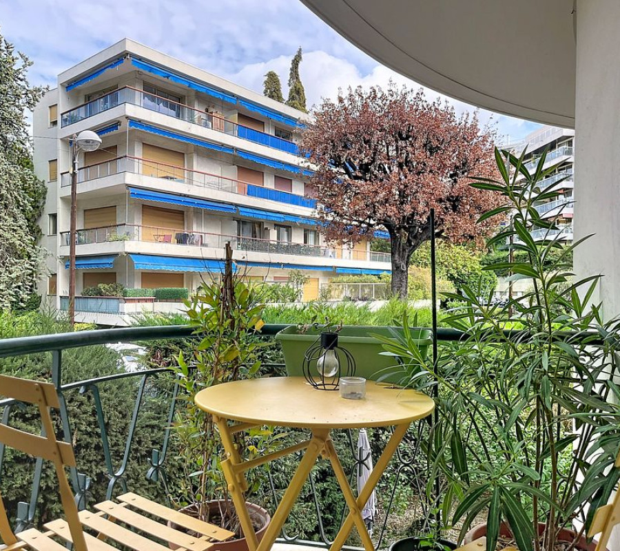 Appartement - 2 pièces - 62.08 m² - 364 000 ⬠- à vendre
