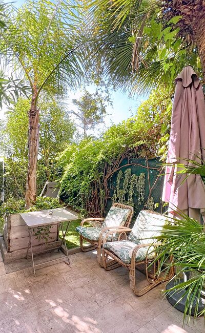 Appartement en rez-de-jardin avec extérieur privé sur la Promenade des Anglais, Nice