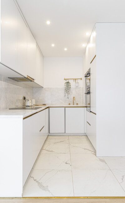 Cuisine moderne équipée appartement Villefranche sur Mer rénové