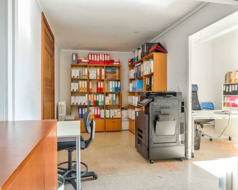 Nice - Cimiez - Grand 4 pièces de 116 m² à rénover situé dans un palais Bel époque