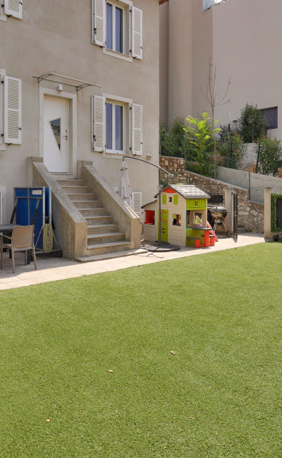 Maison avec jardin privatif dans un environnement calme