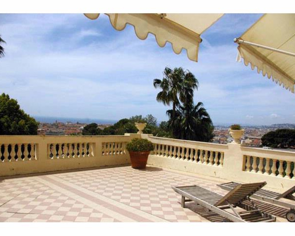 Appartement  - 4 pièces  - 141.0 m² -  990 000 € - Vendu 
