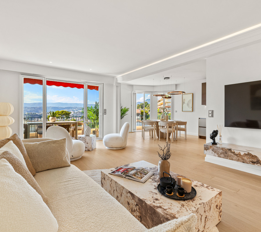 Nice - Mont Alban - Grand 3 pièces de 89,05 m² entièrement rénové avec terrasse, garage et vue mer 