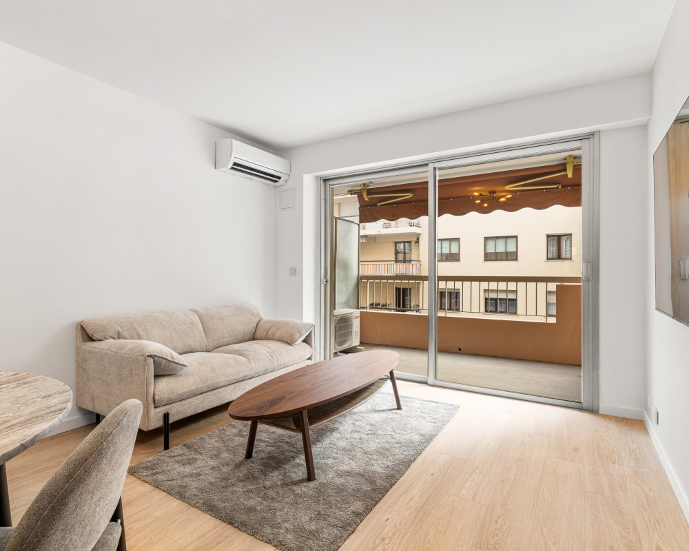 Nice - Le Port - Beau 3 pièces de 60 m² en étage entièrement rénové avec terrasses