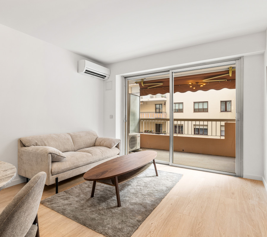 Nice - Le Port - Beau 3 pièces de 60 m² en étage entièrement rénové avec terrasses