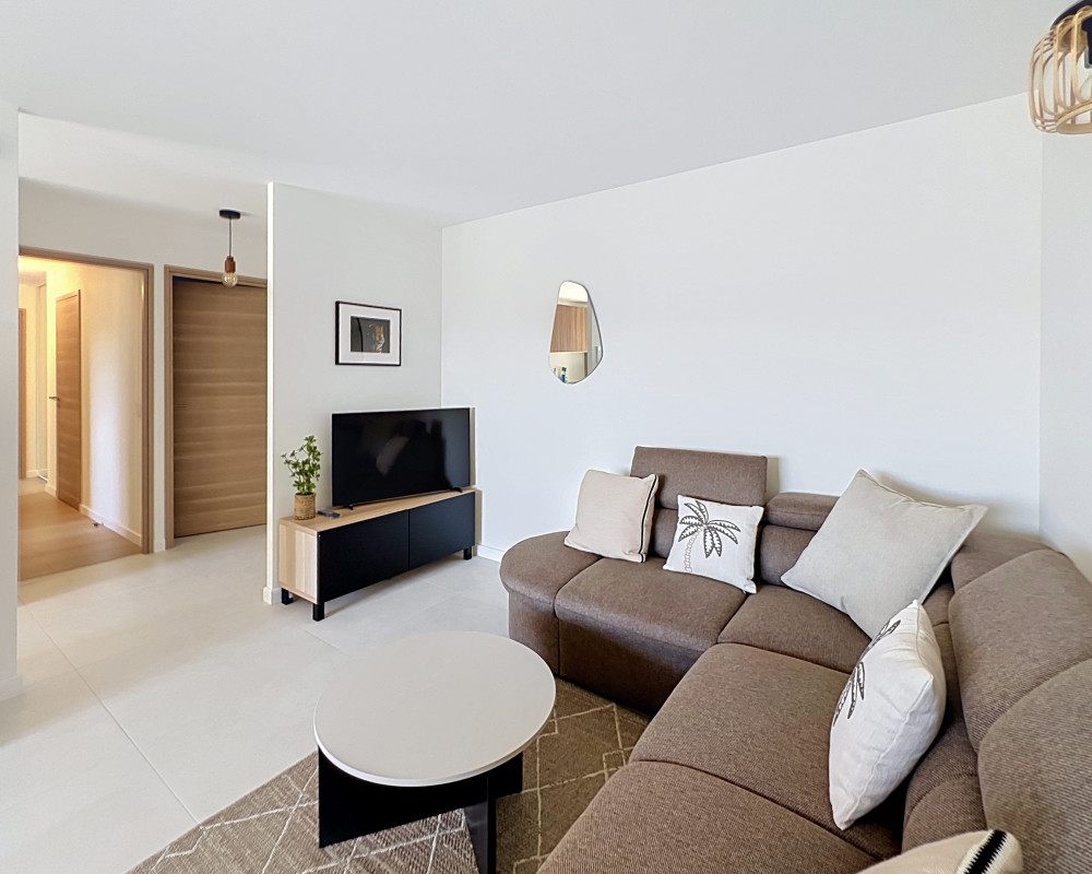 Appartement  - 3 piÃ¨ces  - 67.19 mÂ² -  1 950 â¬/mois CC - Ã louer 