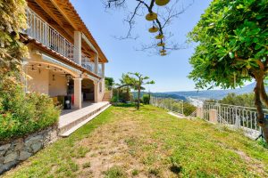Collines niçoises – Castagniers – Villa 6 Pièces 180 m² avec vue panoramique
