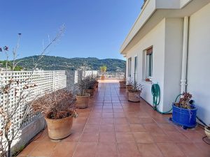 Rooftop with Panoramic View!