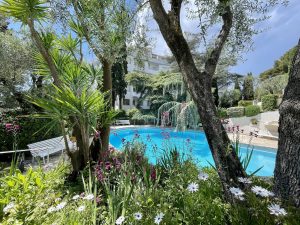Nice Franck Pilatte – Large 2-room apartment in residence with swimming pool and tennis court