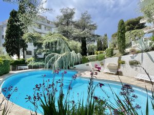 Nice Franck Pilatte – Large 2-room apartment in residence with swimming pool and tennis court