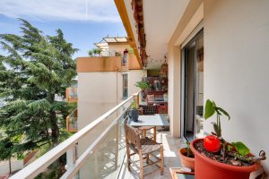 Nice Cimiez – Beautiful Fully Renovated 3 Bedroom Apartment 110 sqm  in a Residence with Garden