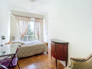 Spacious 3-Room Apartment with Terrace in a Prestigious Condominium