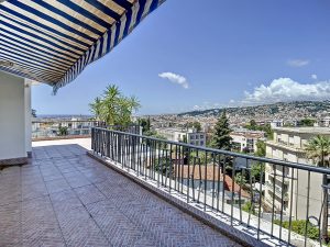 Coeur Cimiez – Atypical Apartment on the Top Floor with Terrace and Panoramic Sea and City View