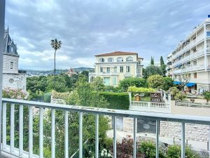 Nice Cimiez – Two Bedroom Apartment with Terrace Facing South