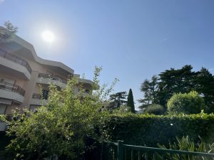 Nizza Cimiez – Bellissimo appartamento completamente ristrutturato in un residence con piscina