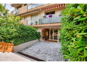 Nizza Cimiez – Bellissimo appartamento di 110 m² completamente ristrutturato in residence con giardino