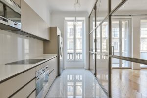 Nice Parc Wilson – Renovated 3 Bedroom through-building Apartment