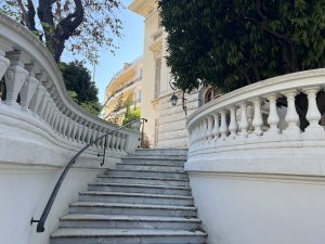 Nizza Cimiez – Appartamento borghese nel cuore di una casa di città