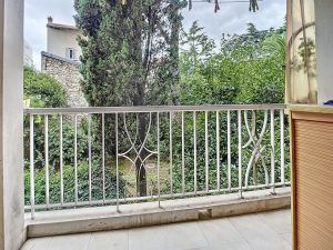 Nizza Cimiez Residenziale – 4 vani con terrazza e garage chiuso