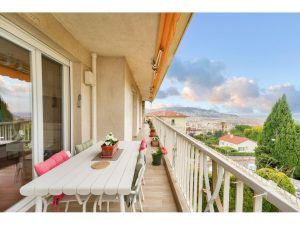 CIMIEZ ARENES – Superbe appartement 4 Pièces de 115 m² avec vue mer et deux garages