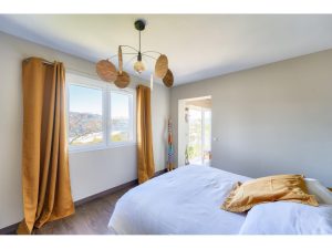 Collines niçoises – Castagniers – Villa 6 Pièces 180 m² avec vue panoramique