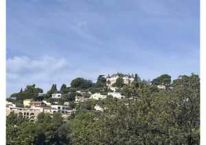 Beau 3 pièces au dernier étage avec vue dégagée