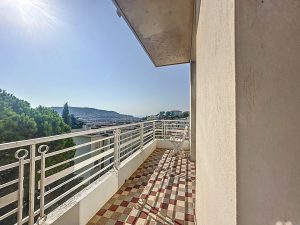 Nizza Cimiez – Affascinante 2 camere 57m2 da ristrutturare