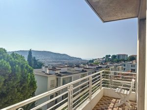 Nizza Cimiez – Affascinante 2 camere 57m2 da ristrutturare