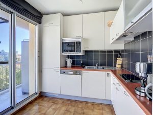 NICE – CIMIEZ – Appartement en dernier étage avec grande terrasse et vue mer et collines