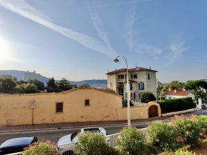 Nizza Cimiez Residenziale – 4 vani con terrazza e garage chiuso