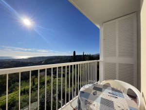 NICE RIMIEZ – Bright Studio with Panoramic View in a Private Estate