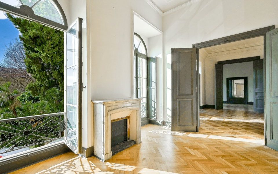 NICE – LOWER CIMIEZ – Gorgeous Atypical Apartment in a bourgeois Palace