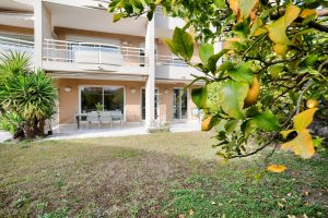 Nizza – Splendido appartamento di 4 locali di 108 m2 a livello del giardino in un residence con piscina