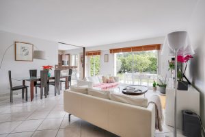 Nizza – Splendido appartamento di 4 locali di 108 m2 a livello del giardino in un residence con piscina