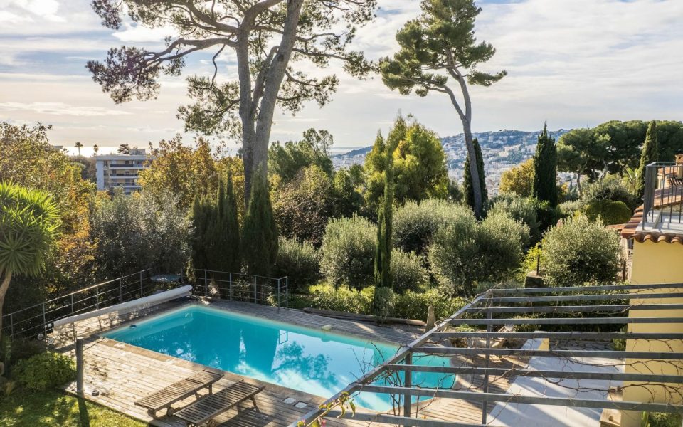 NICE CIMIEZ – Grande maison individuelle avec piscine entourée de jardin