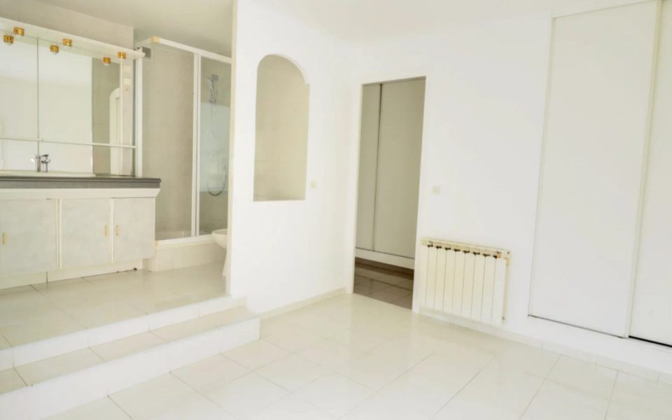 Nice – Appartement 2 pièces 51 m² Gairaut dernier étage