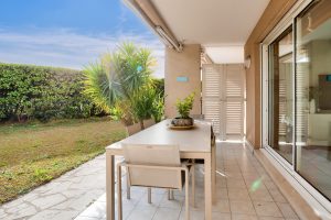 Nizza – Splendido appartamento di 4 locali di 108 m2 a livello del giardino in un residence con piscina