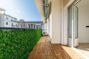 Nizza – Carré d’or – Magnifico trilocale di 72,04 m² completamente ristrutturato con terrazza e balcone