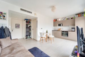 NICE – Cimiez – Beau studio de 26 m² en dernier étage dans une résidence récente