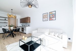 Nizza – Carré d’or – Magnifico trilocale di 72,04 m² completamente ristrutturato con terrazza e balcone